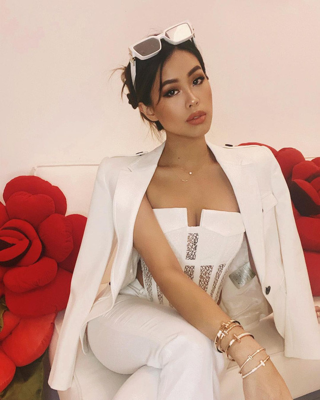 Với story sương sương của rich kid Tiên Nguyễn, nhà tỷ phú Johnathan Hạnh Nguyễn tiếp tục chứng minh phong độ mỗi năm một kiểu Giáng sinh lộng lẫy.