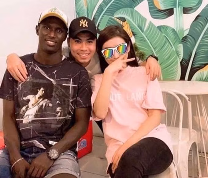 Theo nhận xét của những người xung quanh, Huyền My và Đức Huy xem nhau như những người bạn thân có thể thoải mái chia sẻ những khó khăn trong cuộc sống.