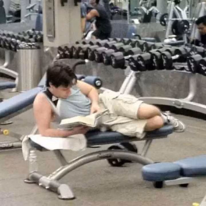  Phòng tập gym - nơi nâng cao thể lực lẫn tri thức.