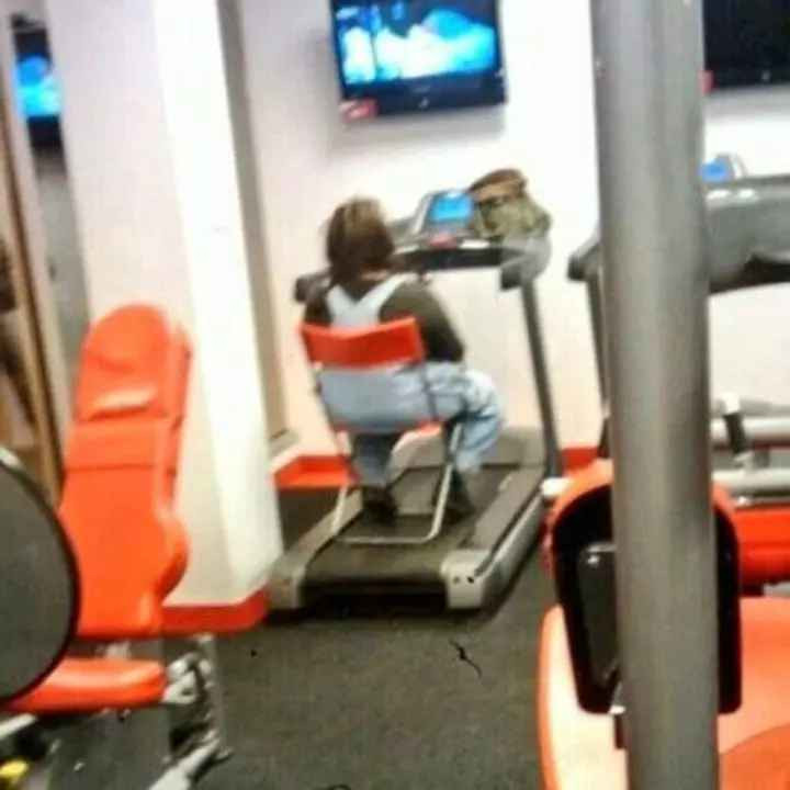 Cảm giác đến phòng gym ngoài tập còn để thư giãn bằng cách xem phim.