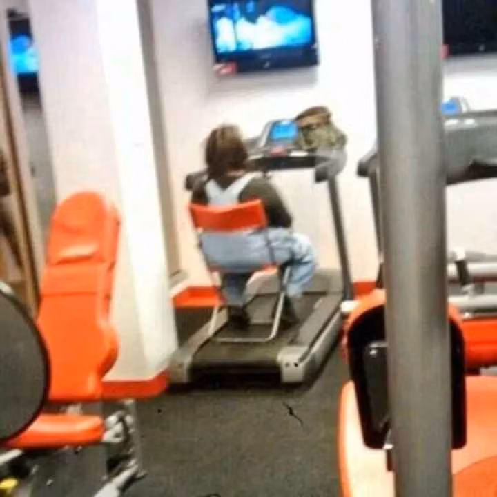 Cảm giác đến phòng gym ngoài tập còn để thư giãn bằng cách xem phim.