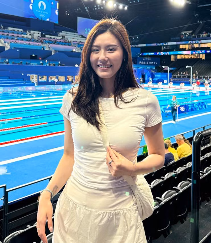 Liu Xiang, sinh năm 1996 tại Quảng Châu, từng là ngôi sao sáng của đội tuyển bơi Trung Quốc. Cô giành huy chương vàng nội dung 50m bơi ngửa tại ASIAD 2018, phá kỷ lục thế giới với thành tích 26 giây 98.