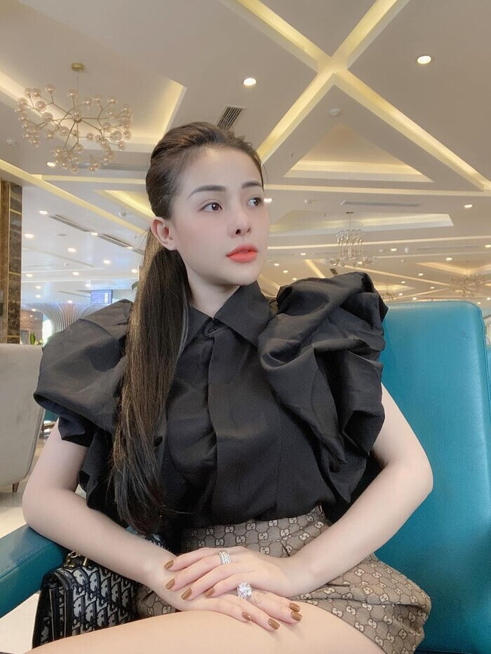 Từ các bộ phận trên gương mặt đến ba vòng của Ngân 98 đều thay đổi chóng mặt so với trước đây. Đặc biệt, vòng 1 của bạn gái Lương Bằng Quang thì càng ngày càng khủng.