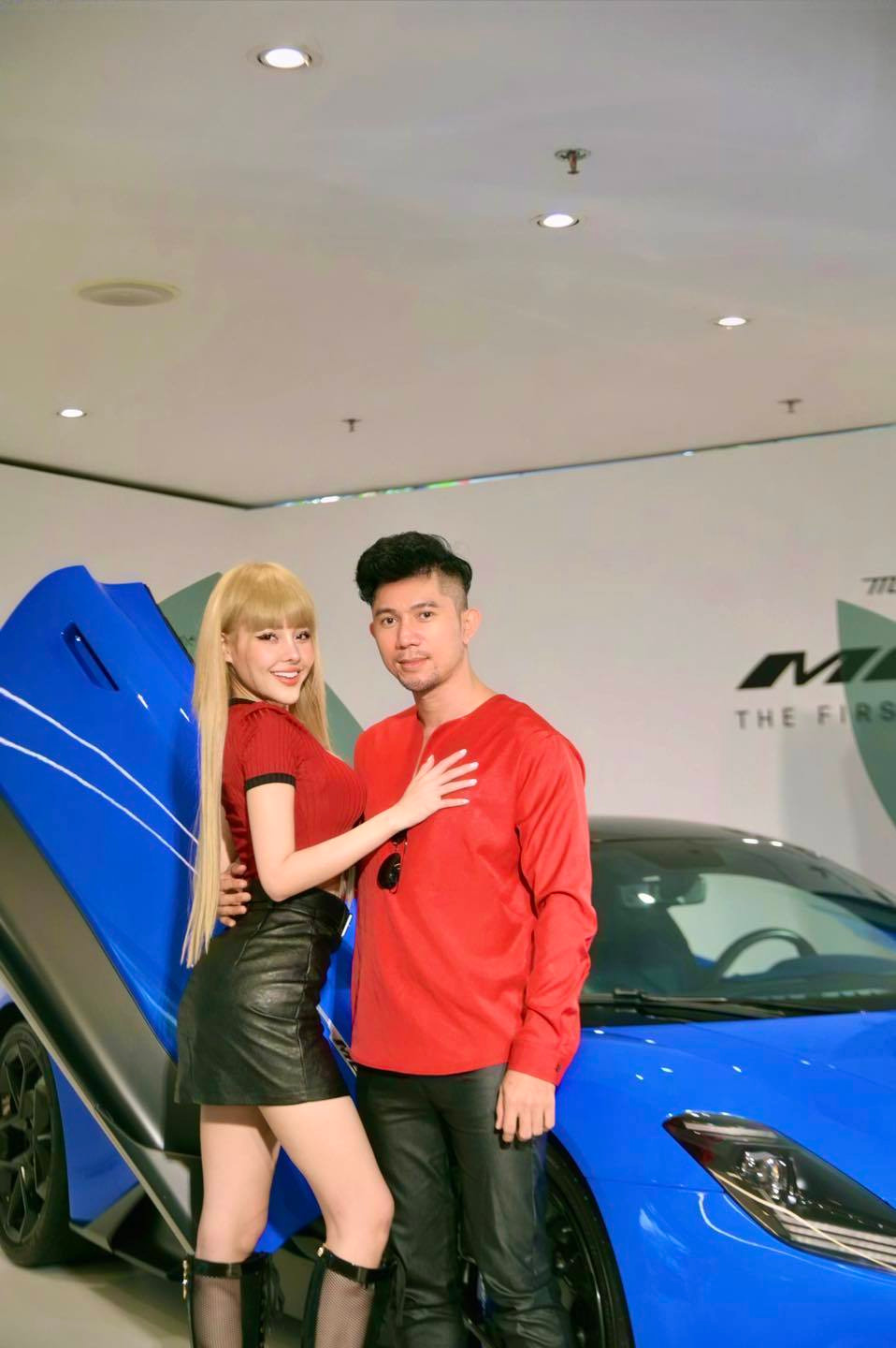 Nữ DJ chia sẻ: "Về chuyện sinh con thì hiện tại Ngân vẫn chưa sinh, tại vì Ngân sợ sinh ra nó bị giống chú Quang. Sợ nó bị giống chú Quang lúc mà chưa thẩm mỹ. Ngân thật sự rất là thích cái đẹp, cái gì đẹp Ngân thích ngắm lắm. Ngân sợ đẻ con ra giống chú Quang. Hồi xưa ổng chưa thẩm mỹ sợ lắm...