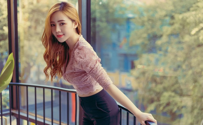 Sau thành công với loạt series phim hài trên Youtube, Quỳnh Kool bước chân vào "vũ trụ VFC" với những vai diễn đắt khách như Quỳnh Búp Bê hay Nhà Trọ Ba La Nha...