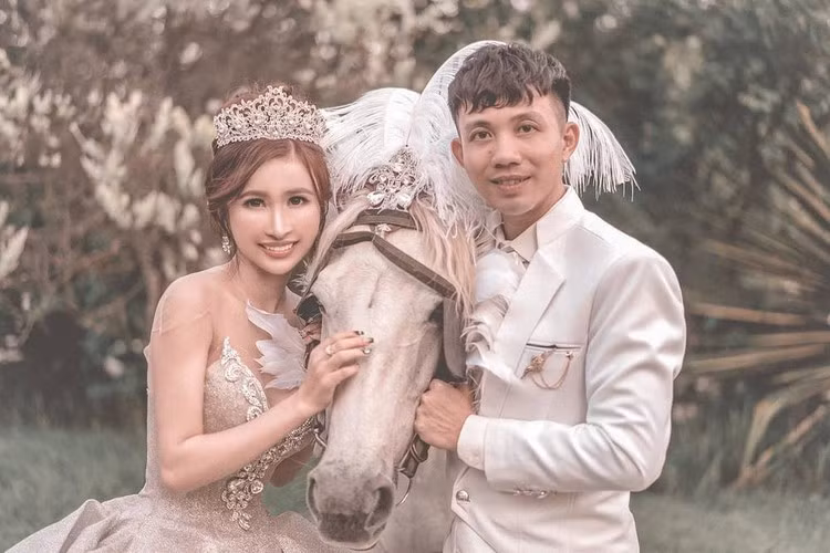 Cũng theo Minh Nhựa, không chỉ anh mà có lẽ tất cả các doanh nghiệp khác hiện tại tuy rất khó khăn nhưng vẫn đang cố gắng vượt qua và sẽ không bao giờ để tinh thần thiện nguyện bị lùi bước.