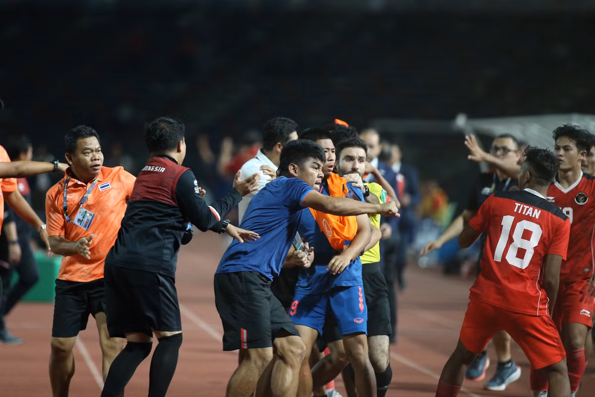 Thai Lan va Indonesia bien san co thanh vo dai chung ket SEA Game