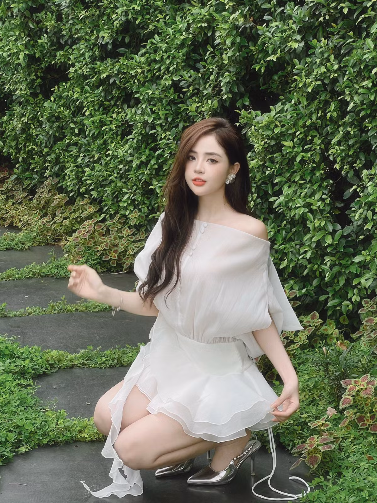 Theo đó, ngay từ những ngày đầu bén duyên với công việc livestream, nữ streamer Bé My đã được khán giả yêu mến bởi vẻ ngoài trong sáng, khuôn mặt bầu bĩnh và cách trò chuyện dễ thương, duyên dáng.