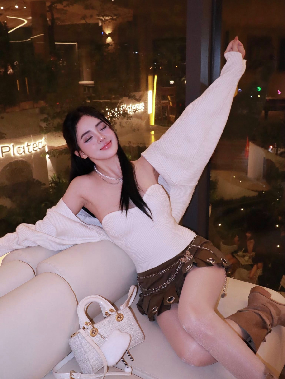 Bé My còn được yêu mến bởi ngoại hình trẻ con, phong cách nói chuyện duyên dáng, thường xuyên giao lưu và tương tác với người xem, luôn nỗ lực không ngừng nghỉ "leo rank", tạo content sạch trên các diễn đàn mạng của mình.