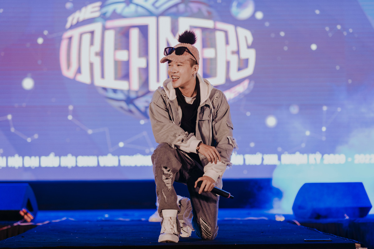 Không chỉ với ca từ ngọt ngào mà phần rap cũng cực kì bắt tai, sôi động kết hợp với phong trào chơi game Audition nổi tiếng năm xưa đã đưa Tuyết yêu thương trở thành một trong những huyền thoại rap Việt.