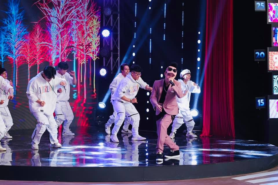 Cuối cùng, Young Uno nói thêm rằng: "Tuyết yêu thương đã đi một quãng đường dài và nếu không có ca khúc ấy cùng với Let u go, Hy Vọng, Cơn Mưa Qua.. thì chắc chắn "ở ẩn" sau nhiều năm, khán giả sẽ không còn nhớ đến Uno.