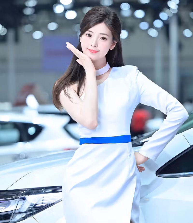 Chun Xiao là người mẫu xe hơi, tiktoker của Trung Quốc. Cô được yêu thích bởi vẻ đẹp ngọt ngào, trong trẻo.