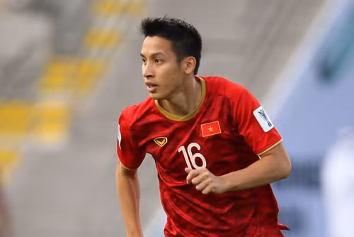 Muốn vượt qua những đối thủ lớn của khu vực, Việt Nam phải đa dạng hóa lối chơi tránh bị bắt bài. Việc này cần xuất phát từ tuyến tiền vệ, nơi có vai trò quan trọng trong việc kiến thiết lối chơi và luân chuyển bóng. Đó là nơi Hùng Dũng án ngữ và cũng là điểm tựa chiến thắng của Đội tuyển Việt Nam.