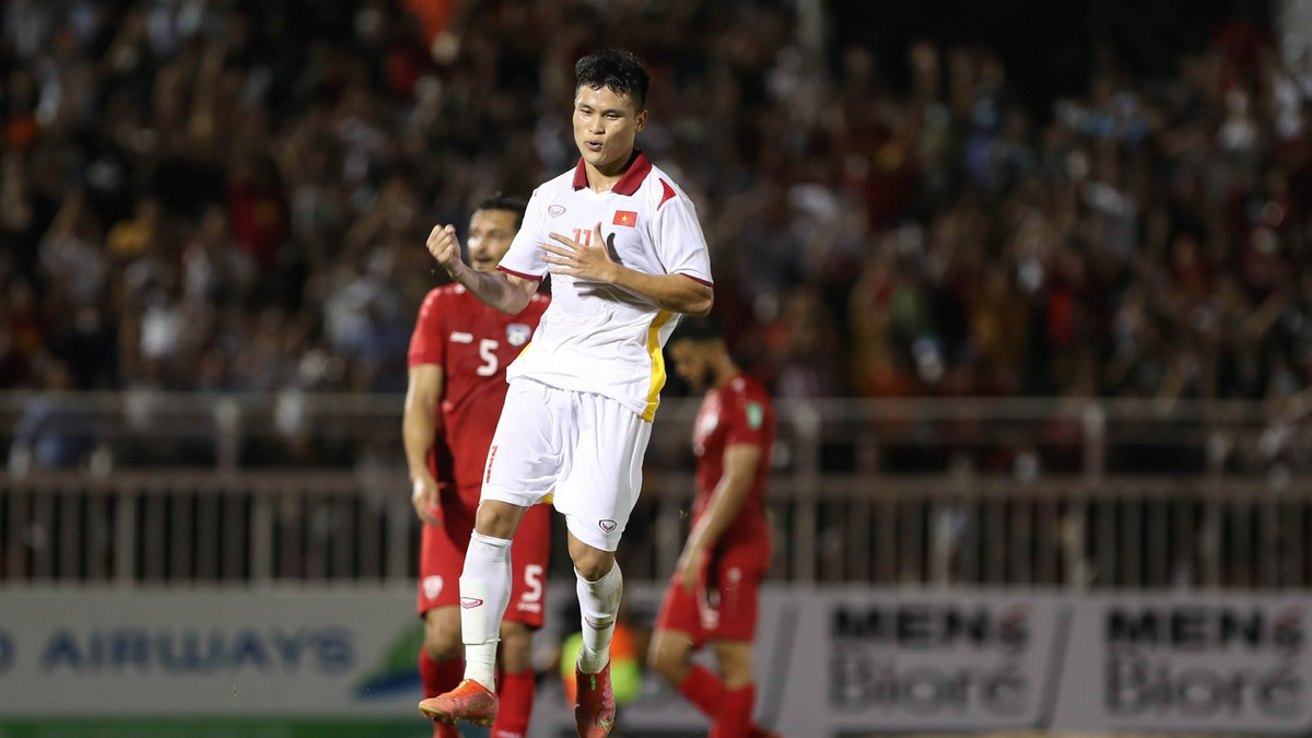 Với Tuấn Hải, thầy Park sẽ có thêm các phương án tấn công mới, thường trực những bất ngờ cho đối thủ. Đây là điều cần thiết để Việt Nam giải bài toán hàng công trước các đối thủ khó chơi ở bảng B, và xa hơn là vòng đấu loại trực tiếp.