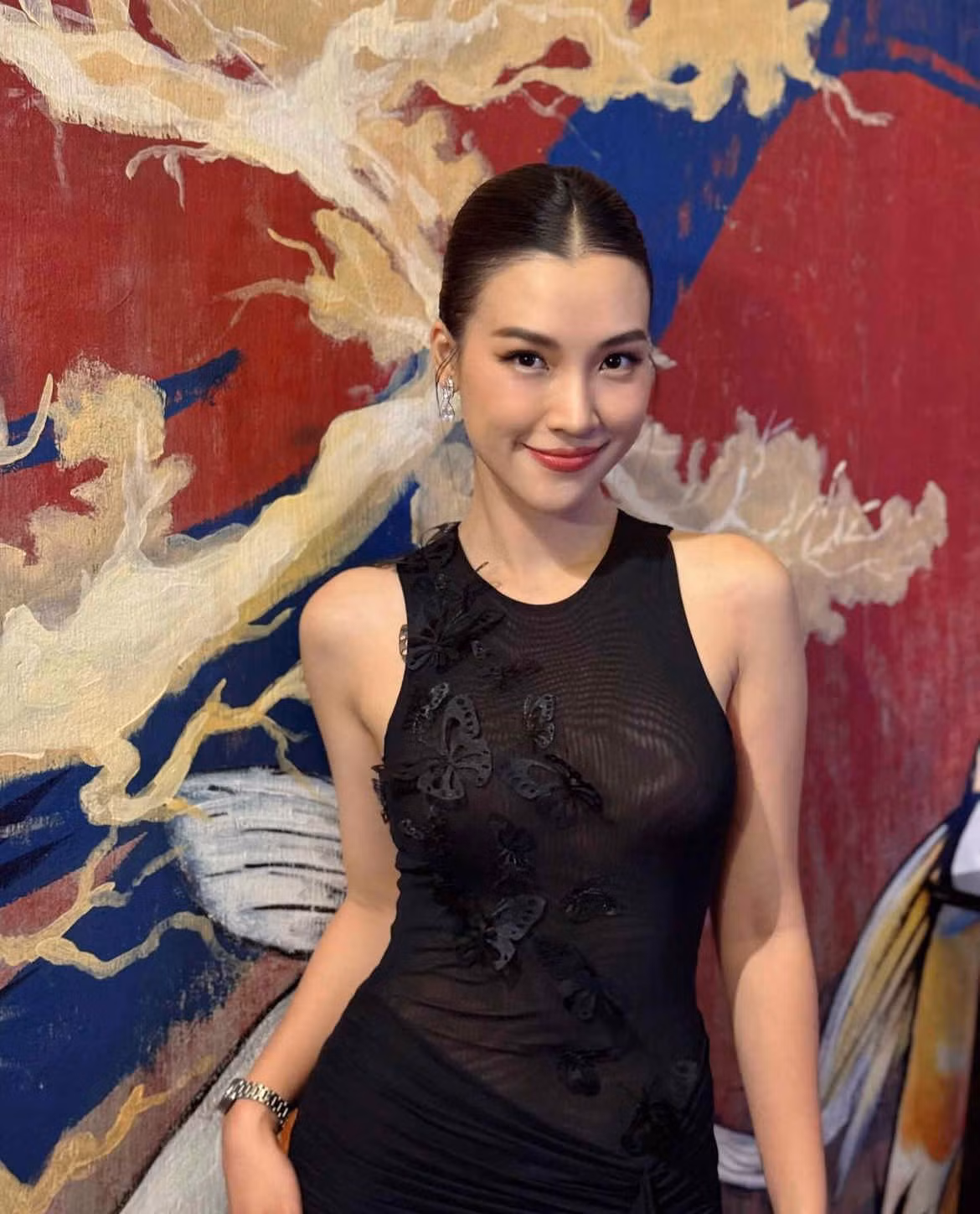 Hoàng Oanh từng trải qua cuộc hôn nhân 3 năm với chồng ngoại quốc trước khi thông báo đường ai nấy đi.