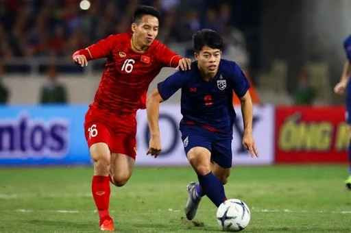 Mùa giải 2021/22 đã chứng kiến sự tiến bộ rõ rệt của Ekanit khi anh đã được sử dụng nhiều hơn tại Chiangmai United. Trước khi môn bóng đá nam SEA Games 31 diễn ra, chàng cầu thủ U23 Thái Lan đã ra sân 26 trận trên mọi đấu trường, ghi 2 bàn và kiến tạo 4 lần.