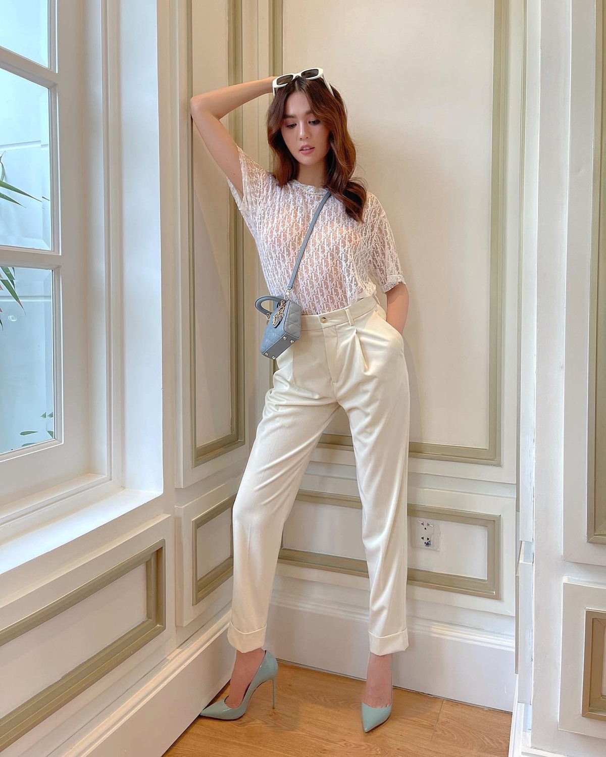 Cũng vì "ăn uống thoải mái" lại cộng thêm việc ế show do dịch COVID-19 diễn biến phức tạp nên Ngọc Trinh mũm mĩm hơn bình thường cũng là điều dễ hiểu.