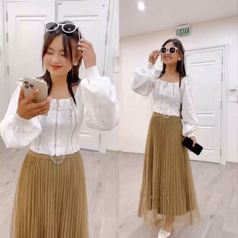 Tại thời điểm nổi tiếng, em được cộng đồng mạng đặt cho biệt danh thân mật là Phúng Phính Hà Giang.