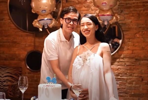 Càng ngạc nhiên hơn khi mới đây, Joyce Phạm thông báo gia đình sắp đón thêm thành viên mới.