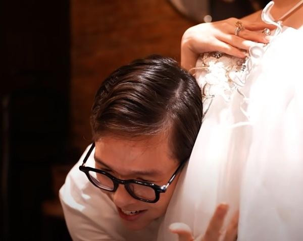 Theo đó, trong tiệc sinh nhật ông xã Tâm Nguyễn - Joyce Phạm đã chính thức thông tin vui đến mọi người.