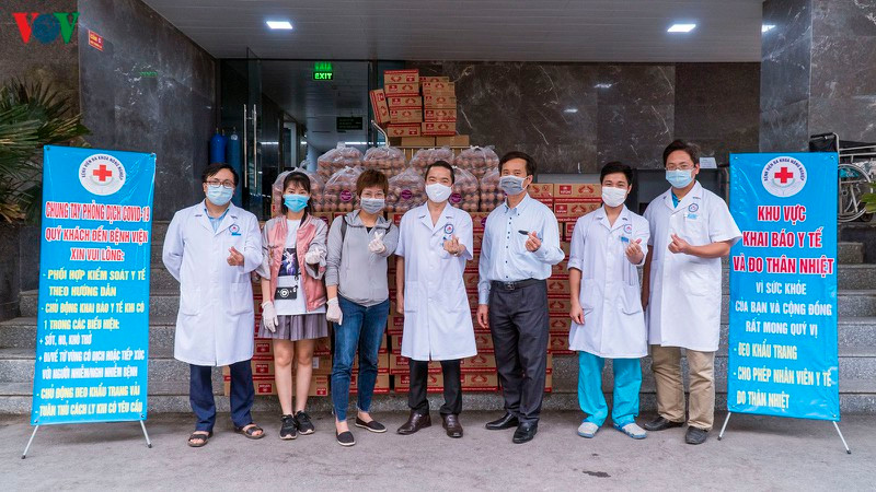 “ATM mi tom” cua bac si va tinh nguyen vien tang cho nguoi ngheo-Hinh-8