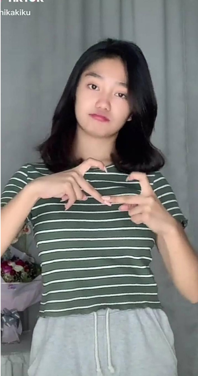 Trên trang Instagram của mình, dù chỉ có vỏn vẹn 4 bài đăng nhưng Chikakiku lại thu hút tận 1,7 triệu người theo dõi và số lượng thả tim những bức ảnh của hot girl TikTok này là không thể đếm nổi.