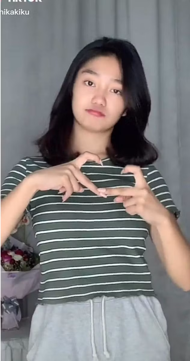 Trên trang Instagram của mình, dù chỉ có vỏn vẹn 4 bài đăng nhưng Chikakiku lại thu hút tận 1,7 triệu người theo dõi và số lượng thả tim những bức ảnh của hot girl TikTok này là không thể đếm nổi.