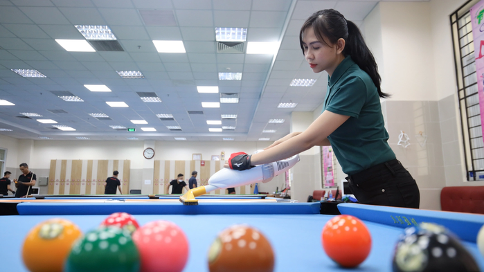 Về phía đội tuyển Philippines, Centeno liên tiếp mắc sai lầm tạo cơ hội cho Bích Trâm tung đòn quyết định, "quét sạch" bàn bi chỉ trong một lượt cơ.