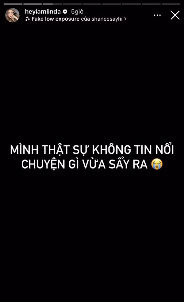 Buổi lễ cầu hôn của cặp đôi hot TikToker có sự góp mặt của nhiều bạn bè thân thiết. Chứng kiến khoảnh khắc đặc biệt và ngọt ngào của hai người, ai nấy đều không giấu được sự xúc động và liên tục gửi lời chúc phúc đến đôi trẻ.