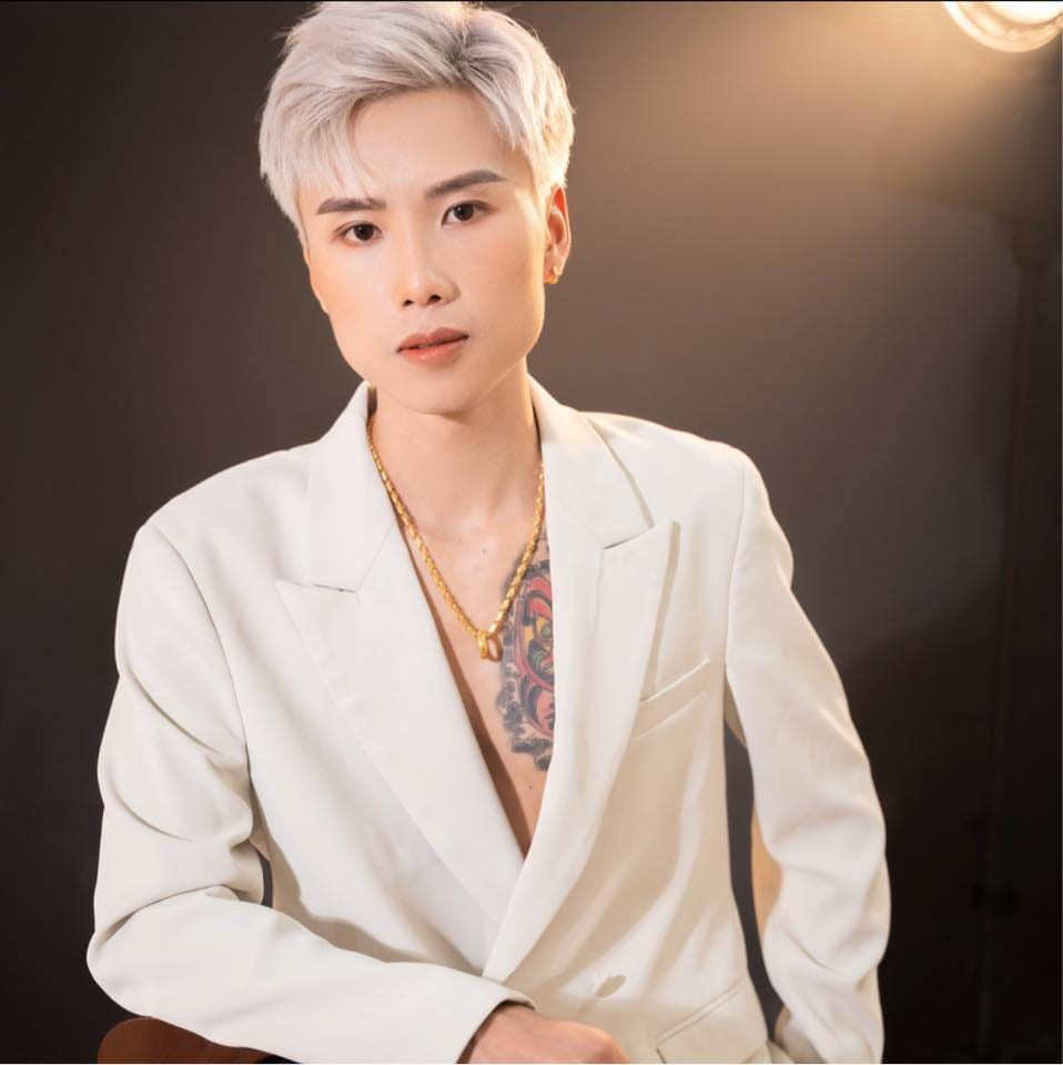 Đạt Villa cũng là TikToker nổi tiếng nhất của giới trẻ hiện nay khi liên tục cho ra lò các clip bắt trend cực hài trên mạng xã hội.