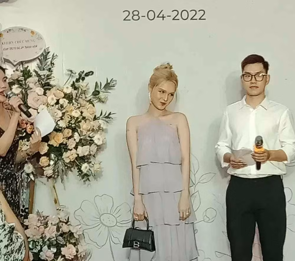 Sang chảnh có, giản dị có nhưng phải công nhận thần thái của 10X không thể chê được.