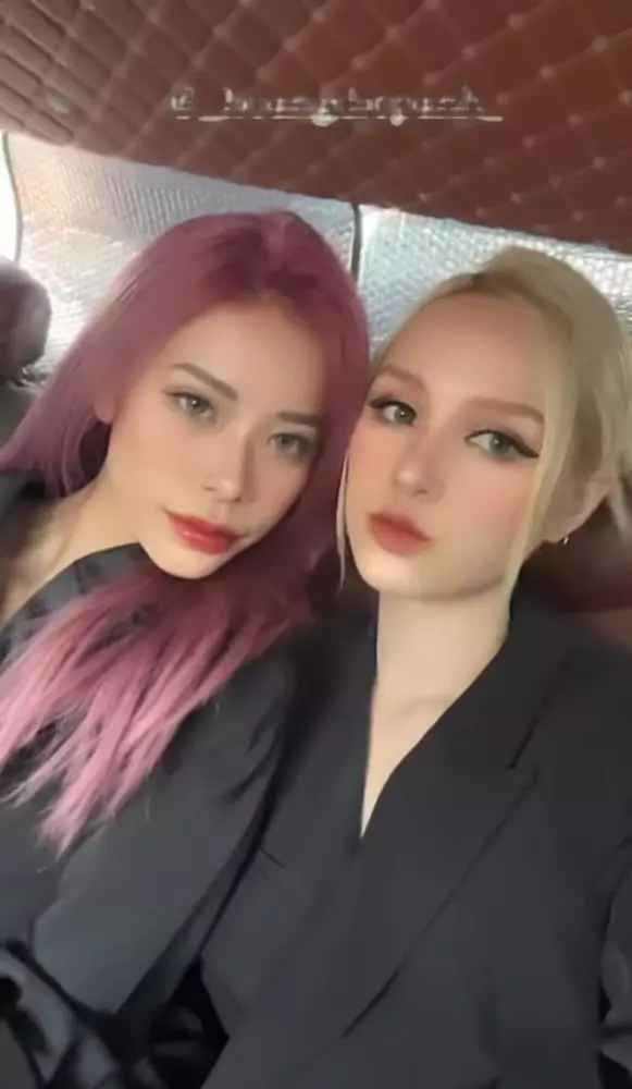 Mới nhất, hot girl Xoài Non tiết lộ vừa có chuyến bay ra Hà Nội để tham dự đám cưới của một người bạn.