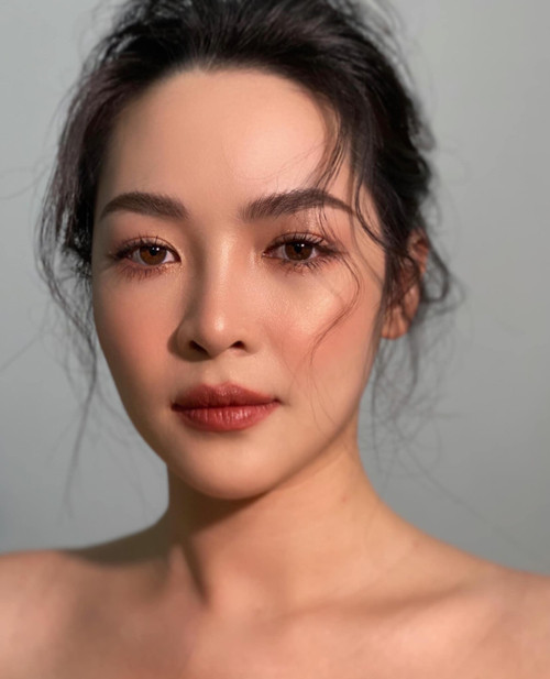 Gần đây, mạng xã hội Thái Lan rầm rộ chia sẻ về trường hợp "dao kéo" thành công của Vũ Thanh Quỳnh.