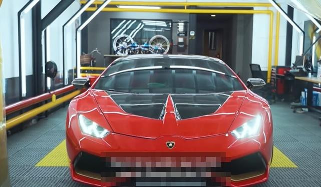 Nguyễn Quốc Vũ (sinh năm 1978) là một doanh nhân thành đạt trong lĩnh vực chăm sóc sắc đẹp, bất động sản ở TP.HCM. Anh cũng được biết đến là chồng của cựu ca sĩ Đoàn Di Băng.