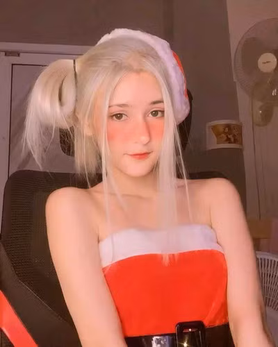 Khi trở thành đại diện của Thái Lan ở bộ môn LMHT Tốc Chiến nội dung đồng đội nữ, Elizent đã nhận được nhiều lời động viên từ khán giả nước nhà.