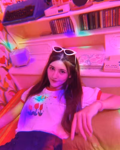 Trong 1 cuộc phỏng vấn, Elizent cho hay lần đầu thi đấu tại SEA Games, cô không tránh khỏi cảm giác hồi hộp, lo lắng. Cô gái 22 tuổi và đồng đội gửi lời chào bằng tiếng Việt tới khán giả theo dõi.