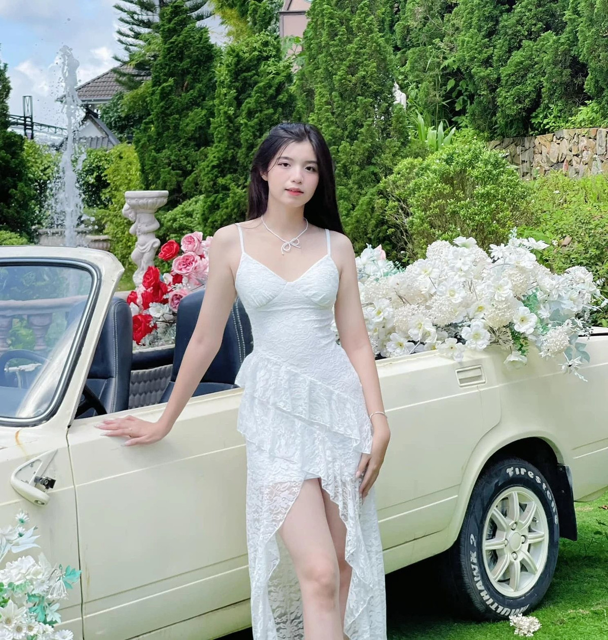 Cộng đồng mạng thậm chí còn ưu ái gọi cô là “crush quốc dân” phiên bản cảnh sát đặc nhiệm.