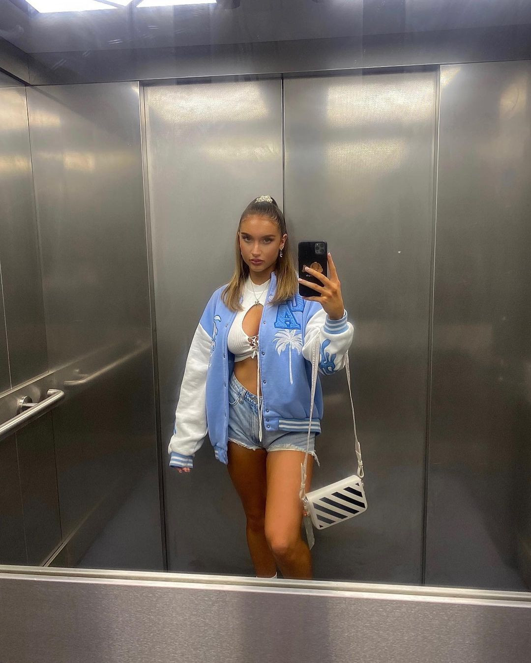 Cùng ngắm nhìn những góc ảnh đẹp hút hồn của ái nữ nhà huyền thoại Manchester United - Paul Scholes.