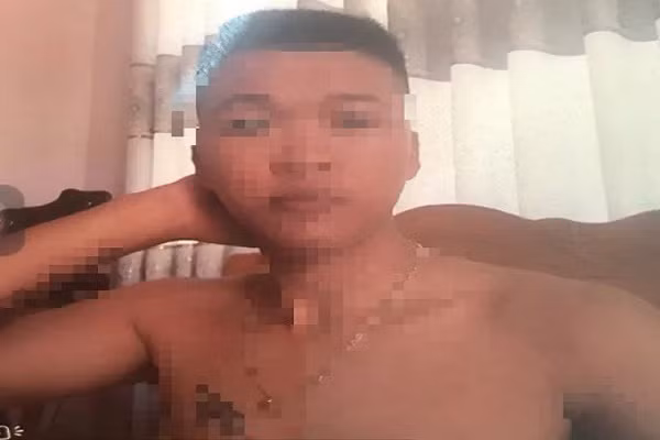 Xin hinh khoa than cua nu sinh 17 tuoi roi tong tien