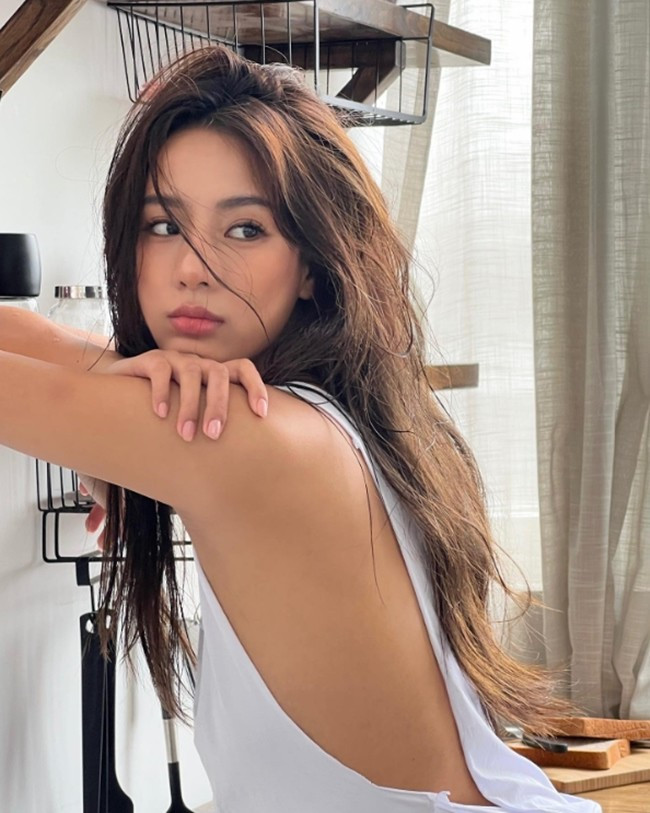 Milla Liao vừa tròn 19 tuổi cách đây vài tháng. Cô sinh ra tại Mỹ, mang quốc tịch Mỹ song trong huyết quản có đến một nửa là dòng máu gốc Á.