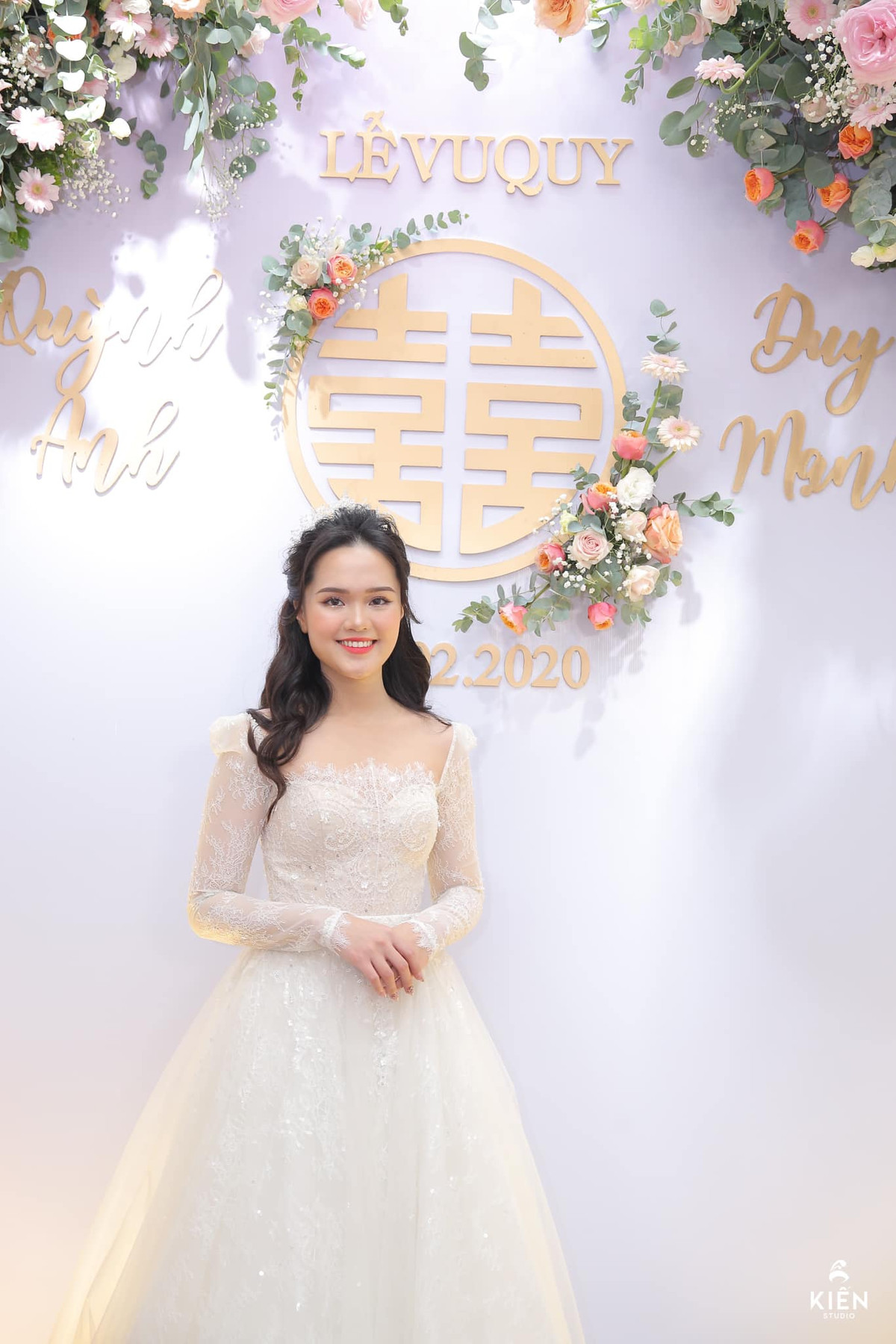 Hình ảnh xinh đẹp của Quỳnh Anh trong chiếc váy cưới.