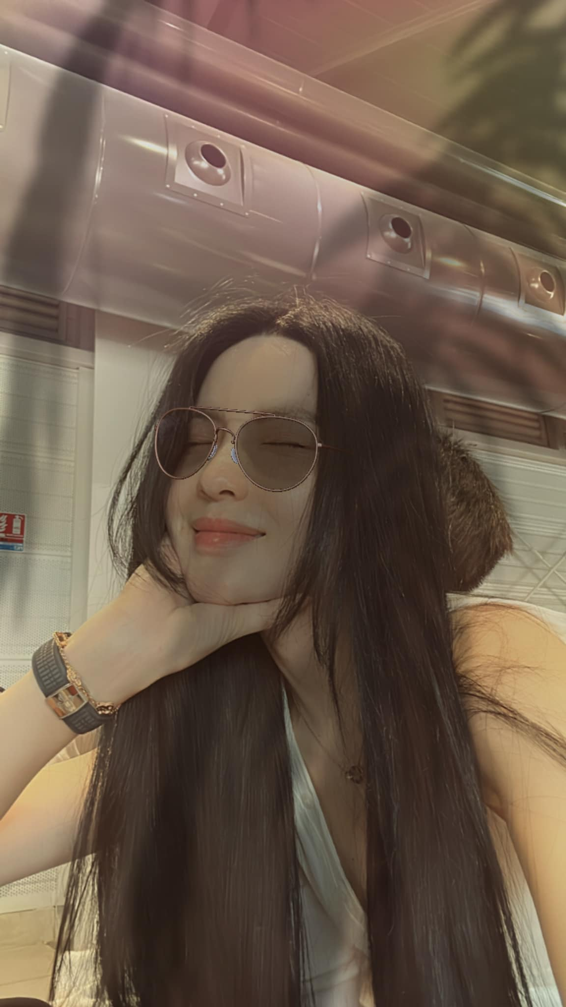 Mới đây, hot girl Hà thành một lần nữa khoe được bạn trai dẫn đi ăn, hóa đơn ăn uống lên tới 14 triệu đồng.