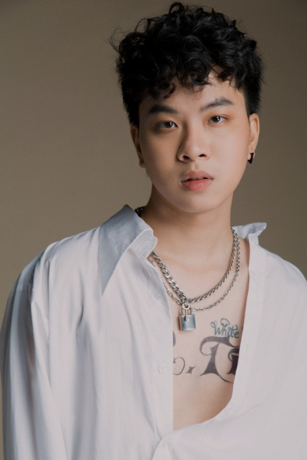 R.Tee cảm ơn những khán giả của mình đã giúp cho "ước mơ đưa âm nhạc tay ngang chạm đến từng trái tim của mọi người". Chàng rapper thừa nhận bản thân từng mắc sai lầm trong quá khứ khiến nhiều người khó tha thứ, hình ảnh không tốt trước đây đã làm ảnh hướng tới những người yêu quý lẫn đồng đội của mình.