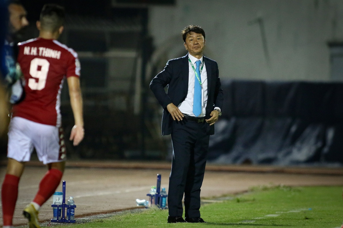 Thành tích tốt nhất của HLV Chung Hae-seong là ngôi á quân V.League 2019.