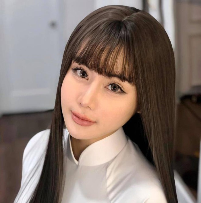 Ngoài là DJ, Pink còn khá thành công với vai trò người mẫu và công việc kinh doanh. Cô sở hữu gout thời trang đa phong cách từ gợi cảm, sexy đến nhẹ nhàng, nữ tính.