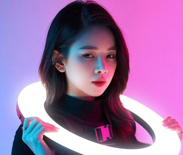 Trương Tiểu My được cộng đồng mê nhạc EDM biết đến với cái tên Mie. Gần đây, nữ DJ nhận được sự quan tâm từ dân mạng khi góp mặt trong chương trình Rap Việt. Sau khi giành giải quán quân tại cuộc thi Miss DJ 2015, Mie tiếp tục tỏa sáng ở The Remix 2017.