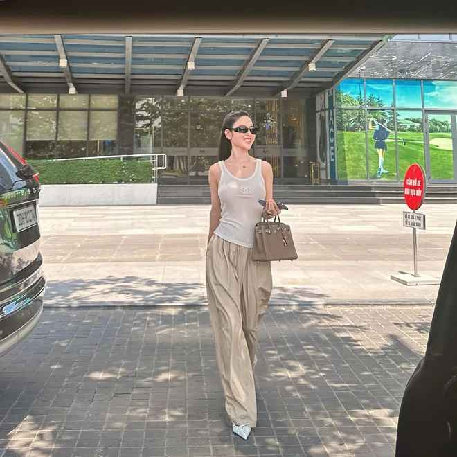 Đương nhiên thông tin về Chu Thanh Huyền - vợ sắp cưới của Quang Hải cũng gây tò mò.