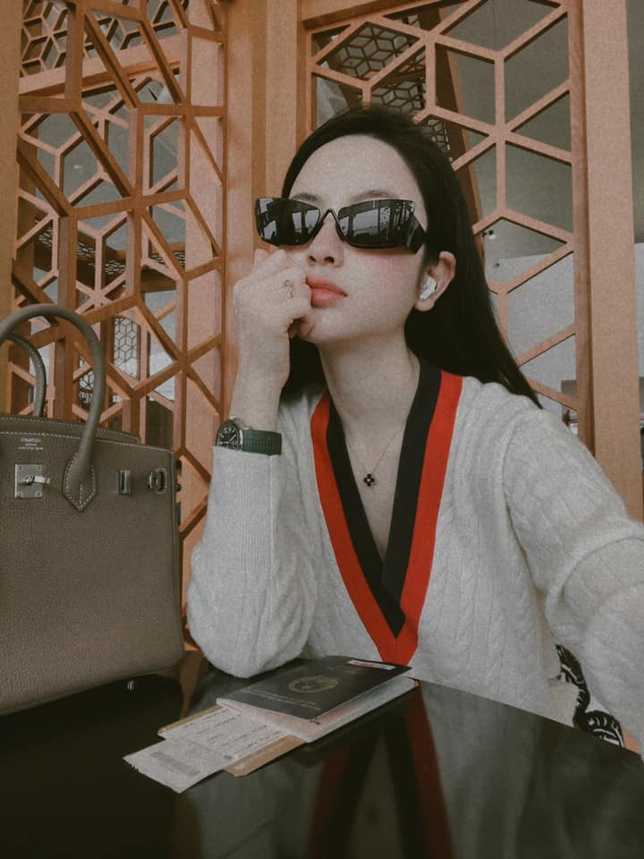 Sau khi hẹn hò không lâu, cả Quang Hải và Chu Thanh Huyền đều đưa đối phương về ra mắt gia đình.