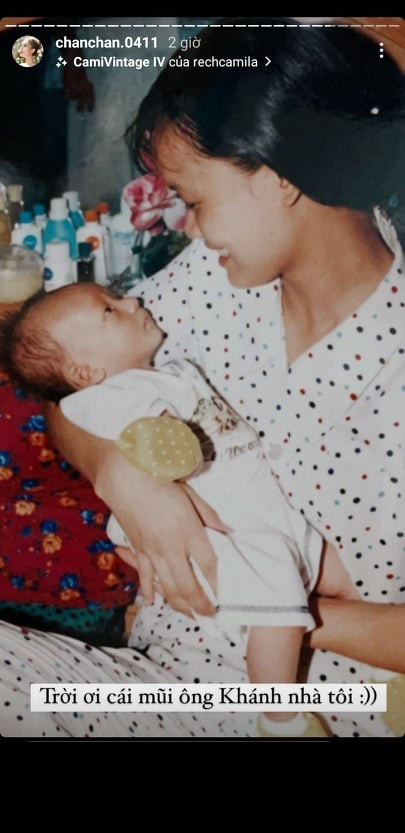 Hồi xưa hay ước mau lớn để được đi đây đi đó xa bố mẹ, còn bây giờ chỉ mong được về nhà với bố mẹ ở với bố mẹ là vui lắm rồi. Không biết từ bao giờ thấy bố mẹ cười, bố mẹ hạnh phúc là lòng mình vui biết bao. Chỉ mong bố mẹ luôn được bình an, mạnh khỏe hạnh phúc vui vẻ là mình sao cũng được". Bà xã Xemesis chia sẻ thêm.