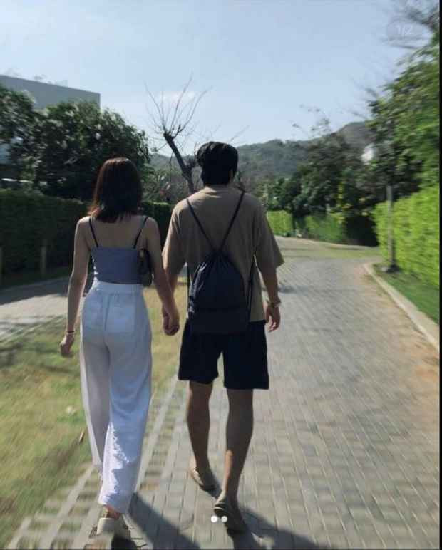 JVevermind thậm chí còn không cập nhật quá nhiều về cuộc sống đời thường do vậy việc đăng hình cùng người yêu khiến netizen bày tỏ sự bất ngờ.